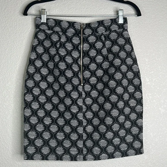 H&M Black with White Circle Print Business Midi Skirt Size 6 - Picture 3 of 5